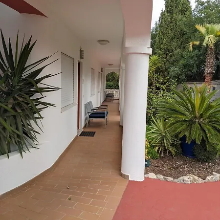 Cristo - Almond Apartamento